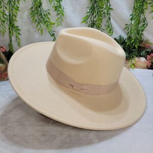 New Ladies Hat GORGEOUS